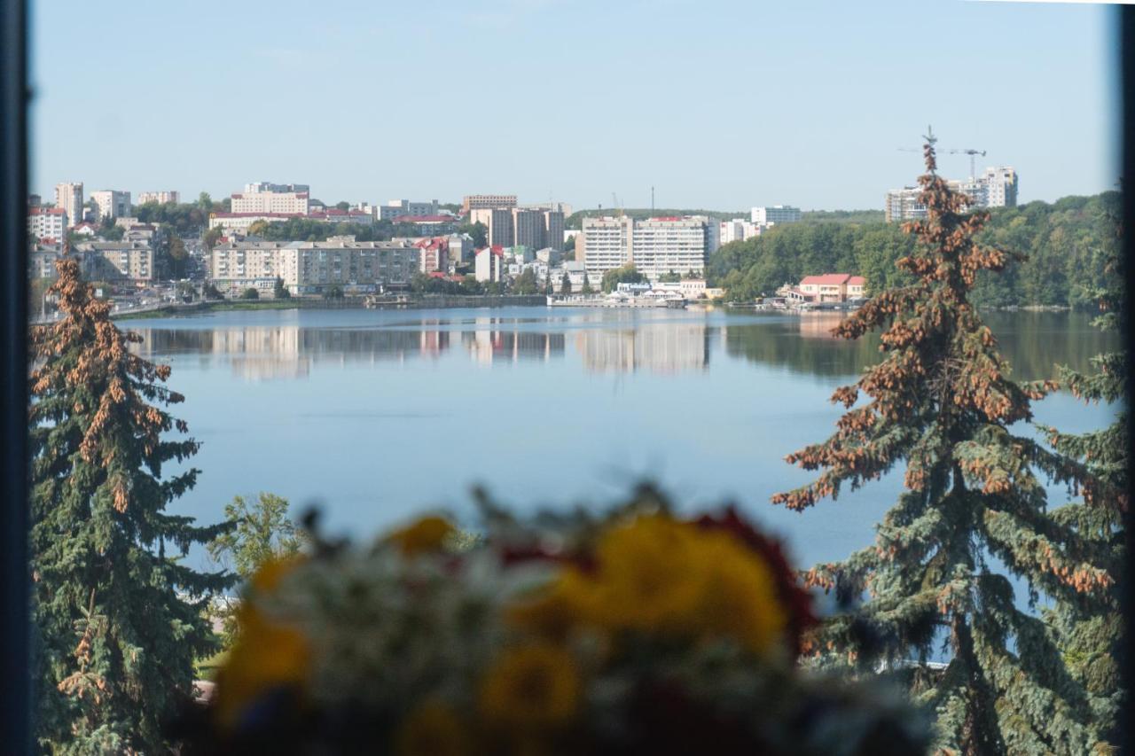 Одномісний номер з видом на озеро
