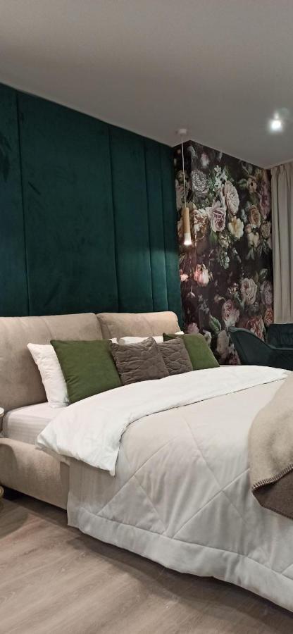 King Studio with Sofa Bed