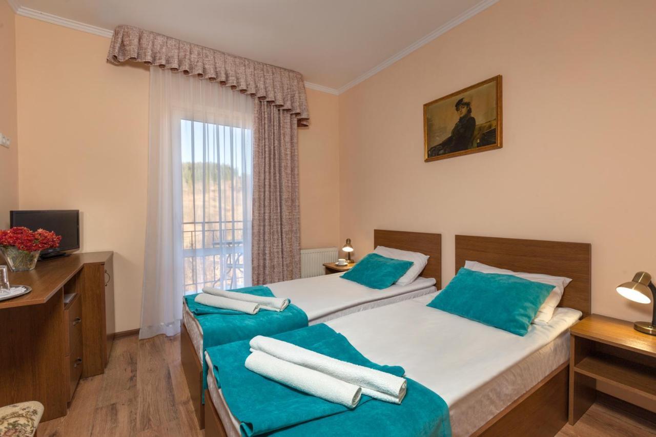 Deluxe Double or Twin Room with Mountain View,1077847228:JPEG