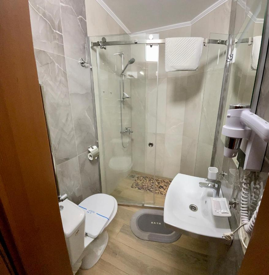Double Room,1677864658:JPEG