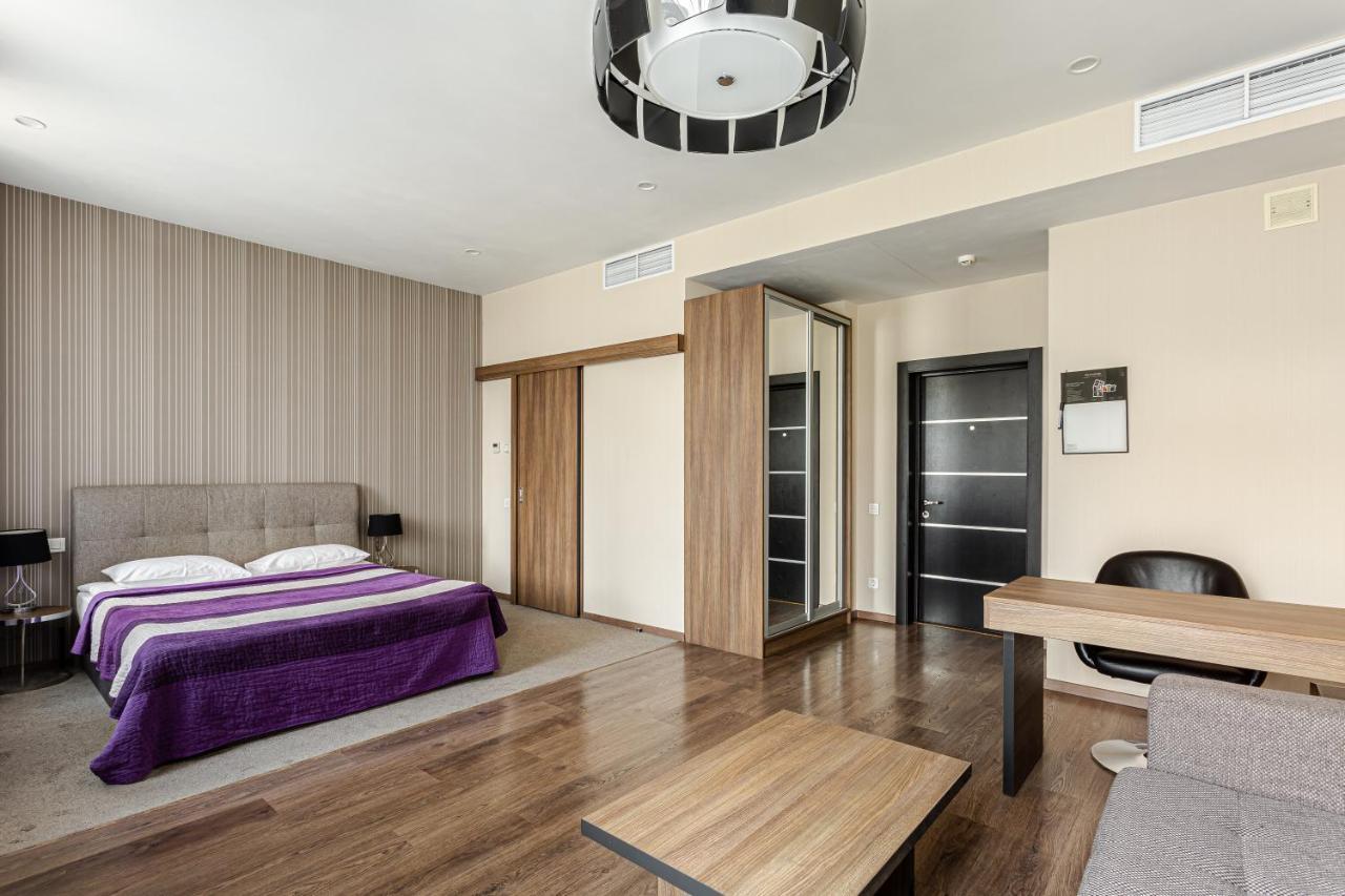 Standard Double Room Shower