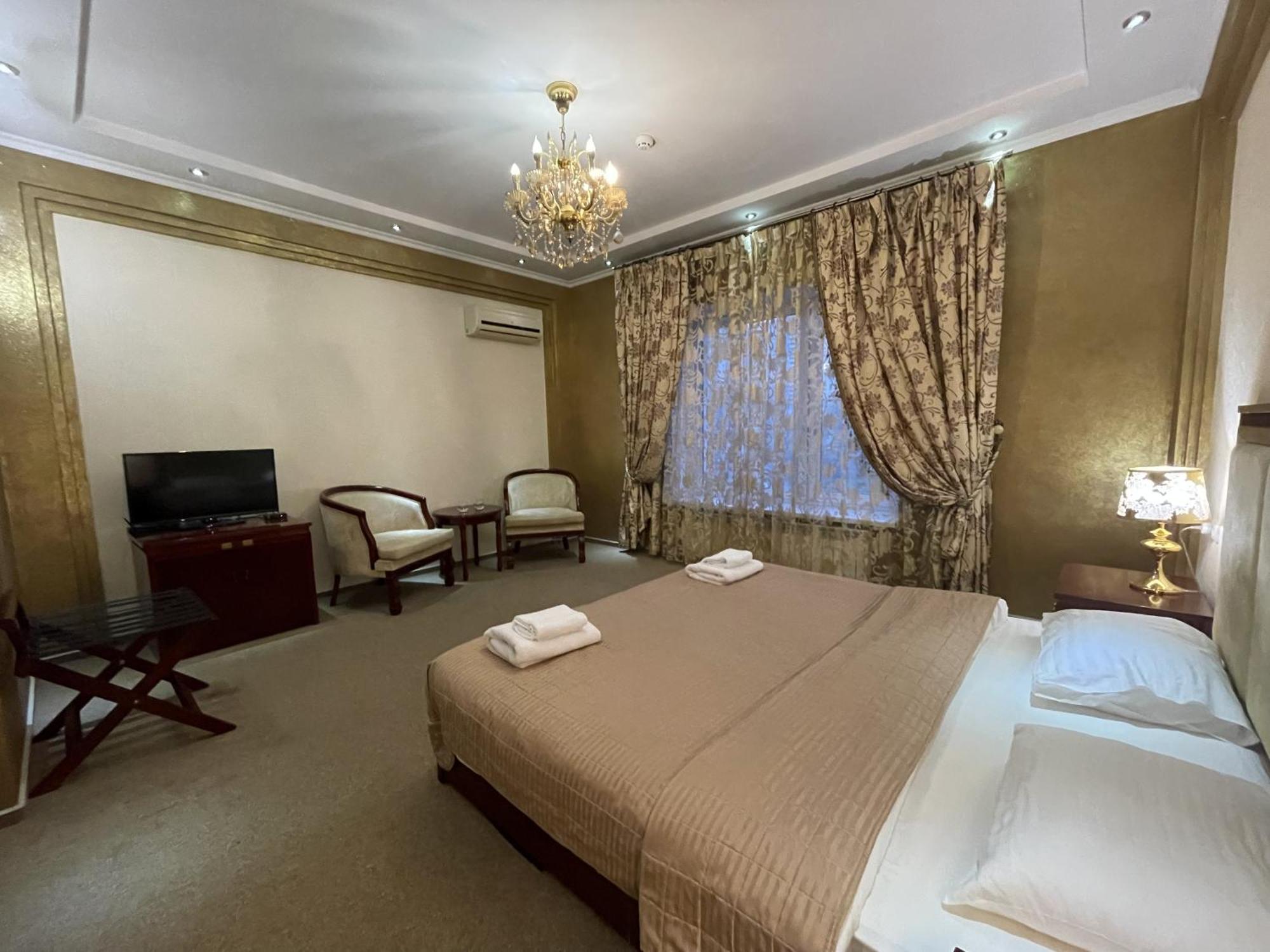Double Room Private Bathroom
