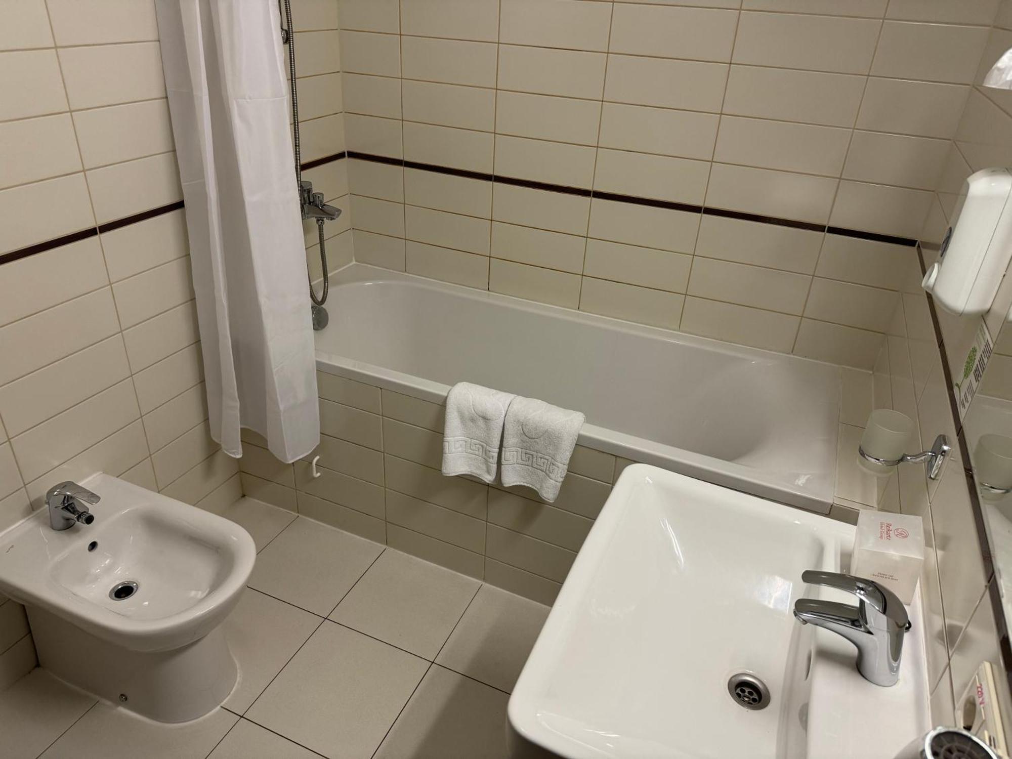 Superior Double or Twin Room,1584452995:JPEG