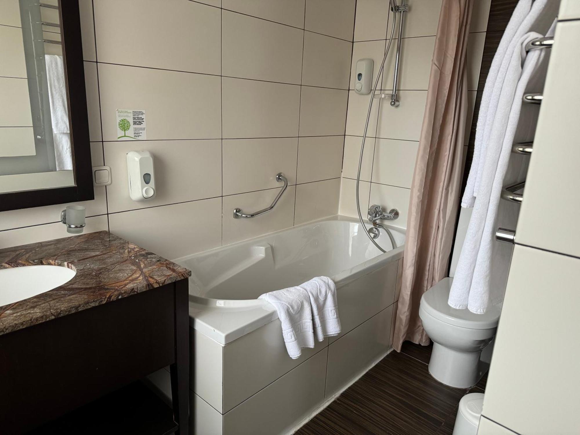 Junior Suite (2 Adults),1584453040:JPEG