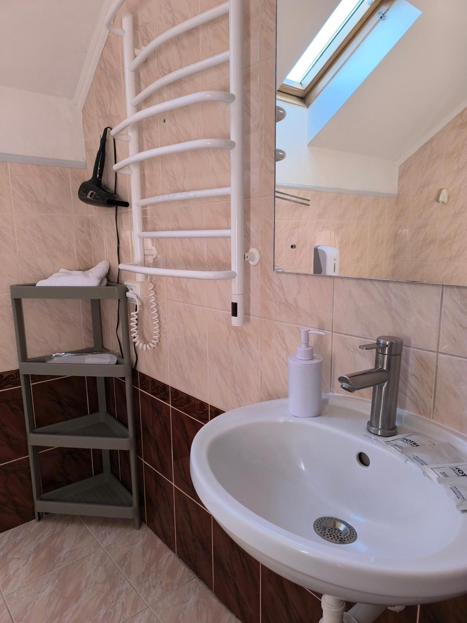 Quadruple Room,1660342398:JPEG