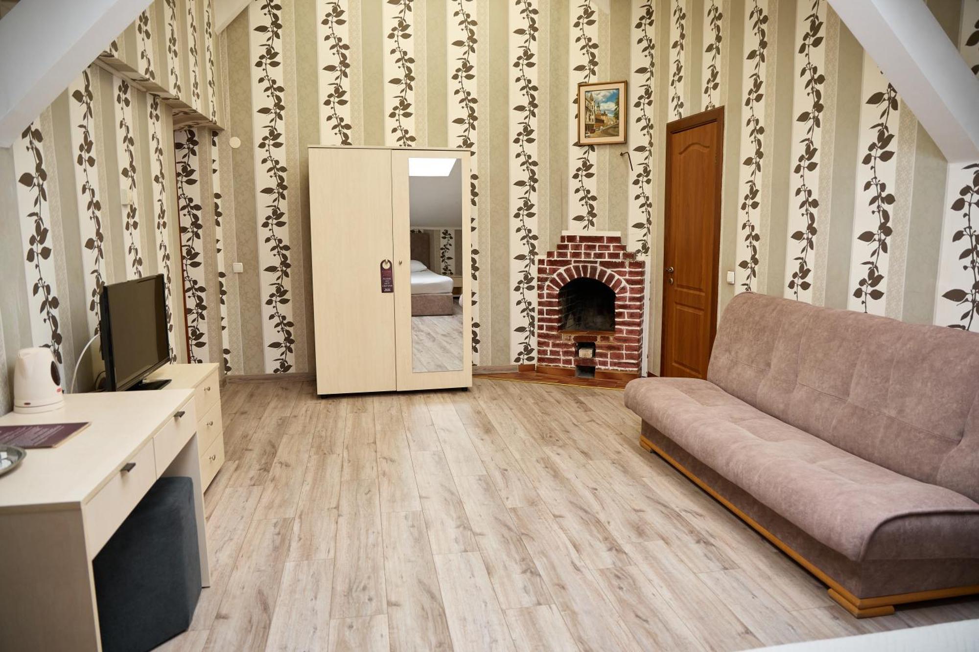 Comfort Triple Room