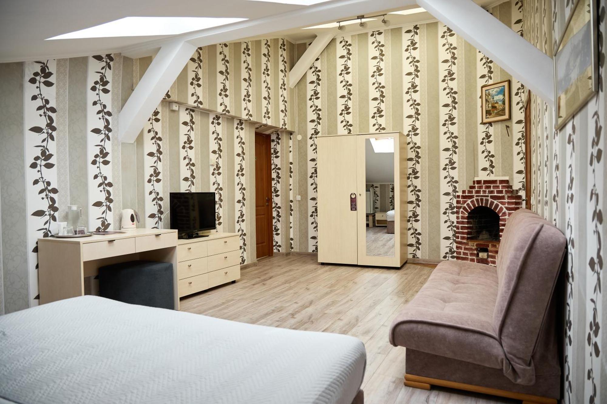 Comfort Triple Room
