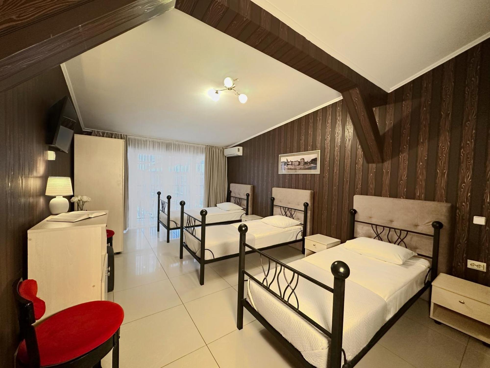 Comfort Triple Room