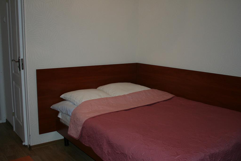 Economy Twin Room with Shared Bathroom