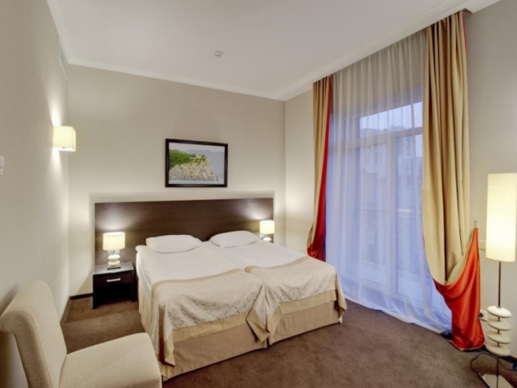 Double or Twin Room,377825218:JPEG