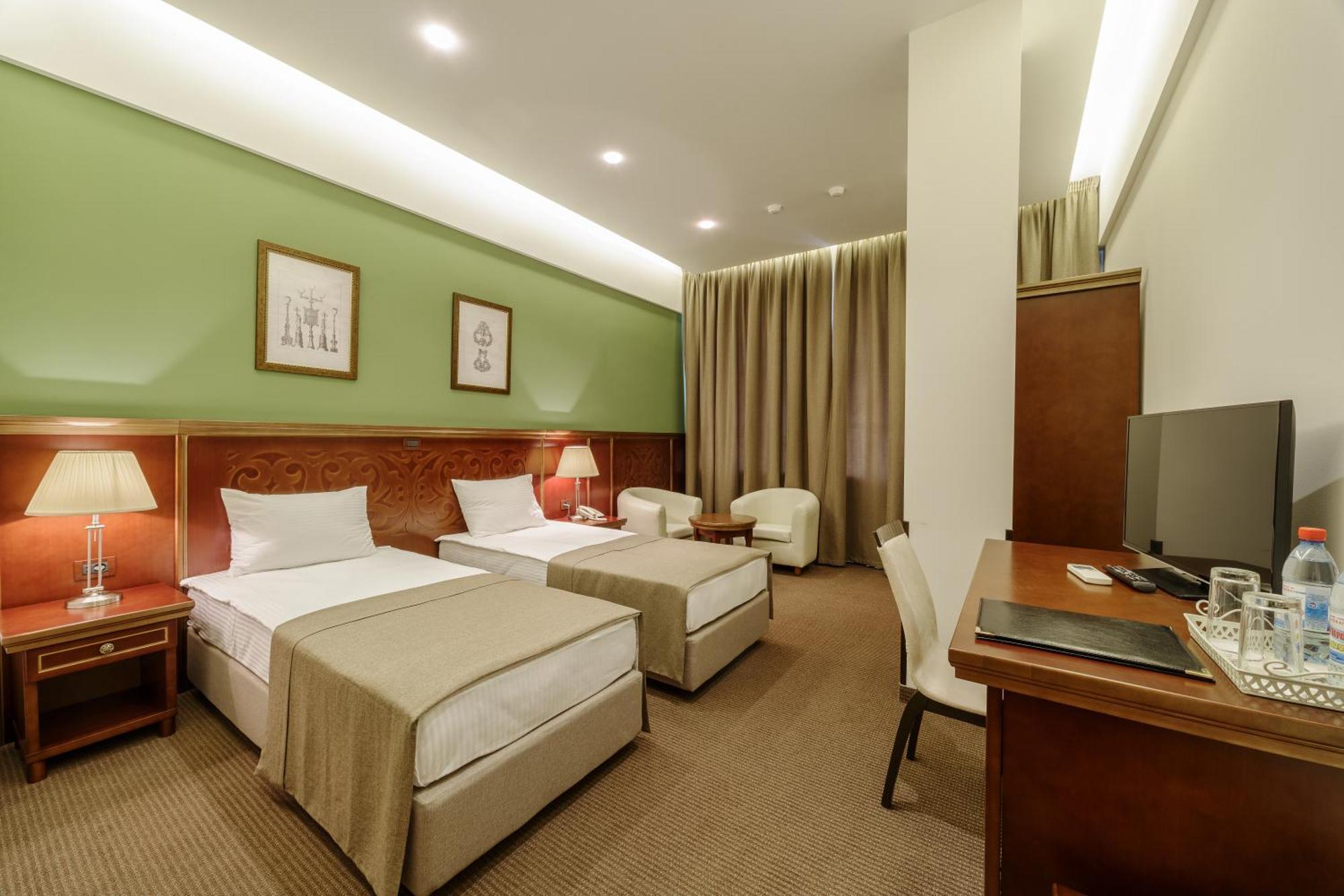 Large Double or Twin Room