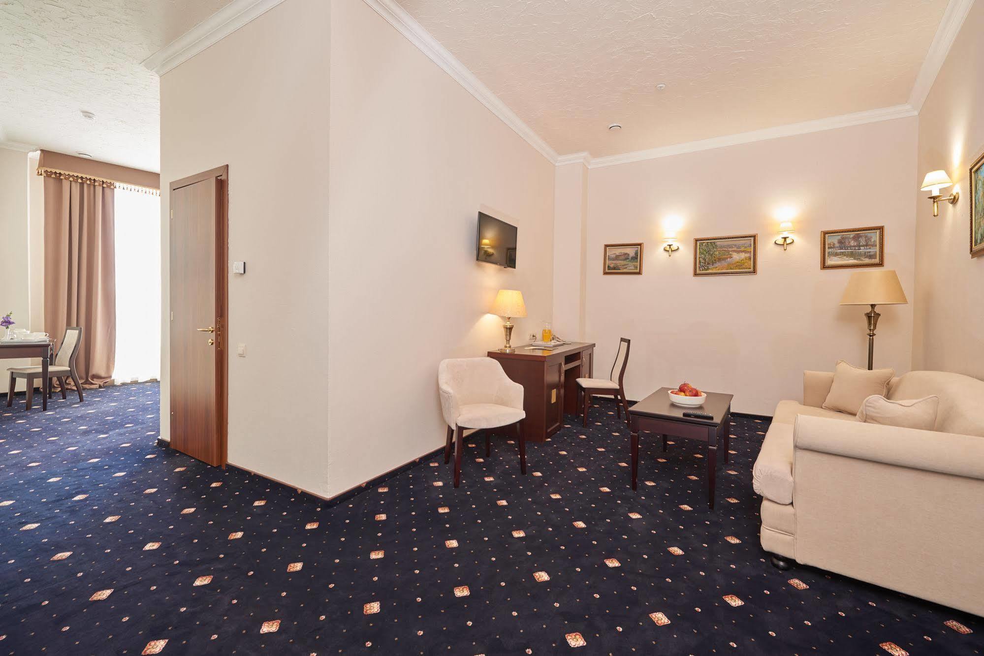 Deluxe Double or Twin Room,712155481:JPEG