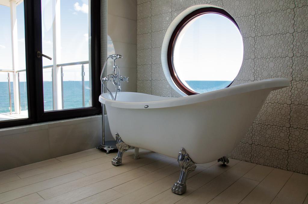 King Suite Sea View