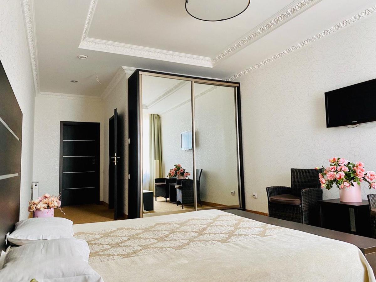 Standard Double or Twin Room,979151728:JPEG
