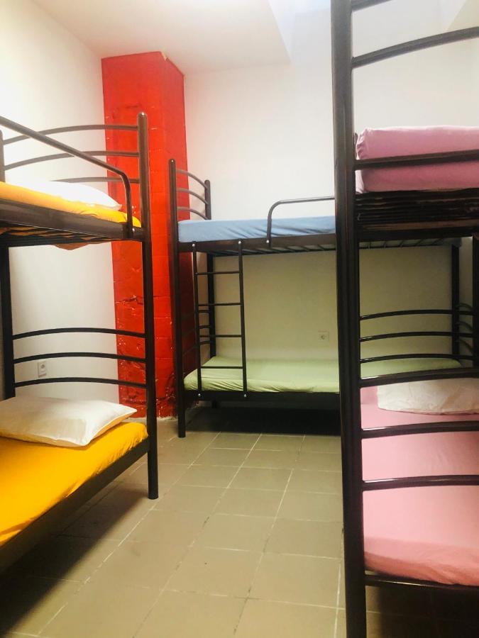 Bed 6-Bed Dormitory Room