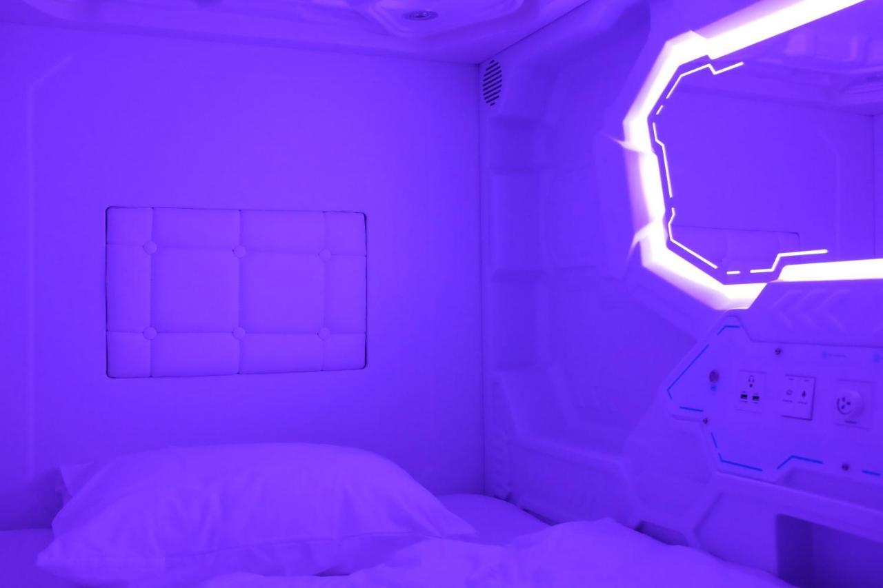 Single Bed Capsule (Chinese)