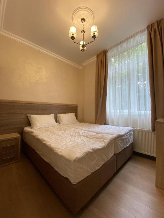 Deluxe Double Room with Shower