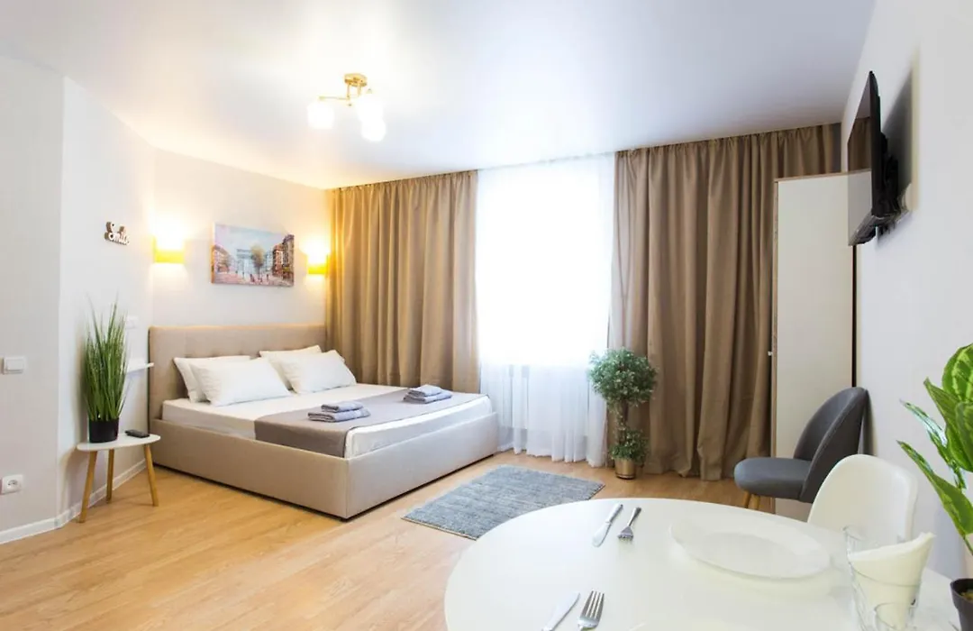 Apartment In The City Center - Gimnasiyna Naberezhna 24A-1-1
