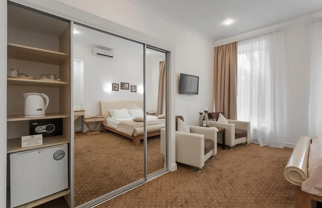 Residence Odesskij Dvorik-1