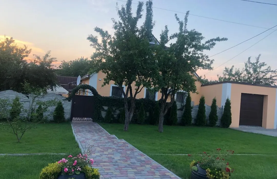 Приватний Будинок Повністю 142 М Кв Для Проживання Або Для Свят-1