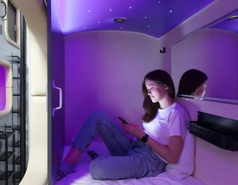Capsule Hotel Constellation 89-1