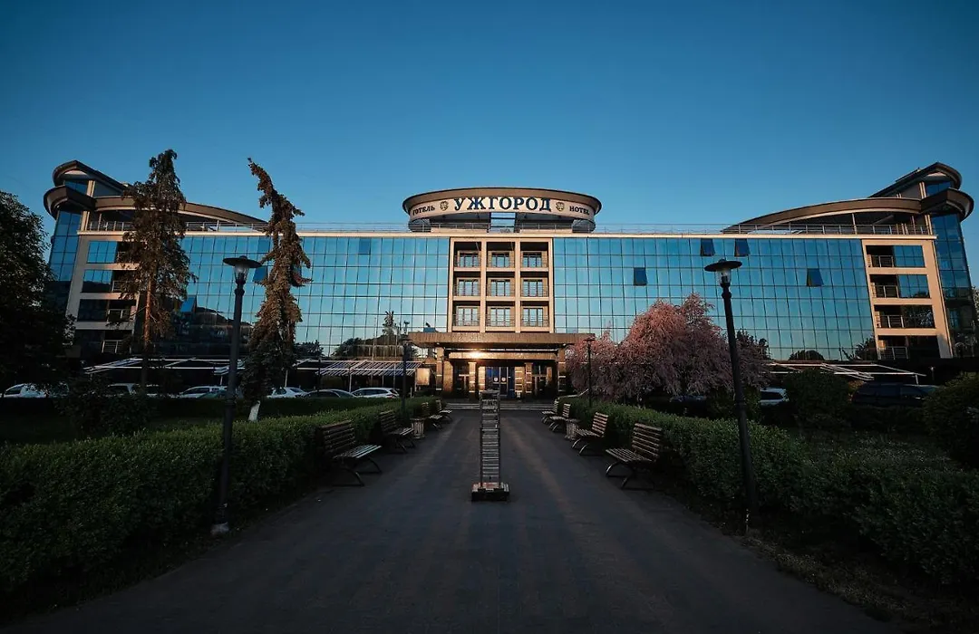 Hotel Uzhgorod-1
