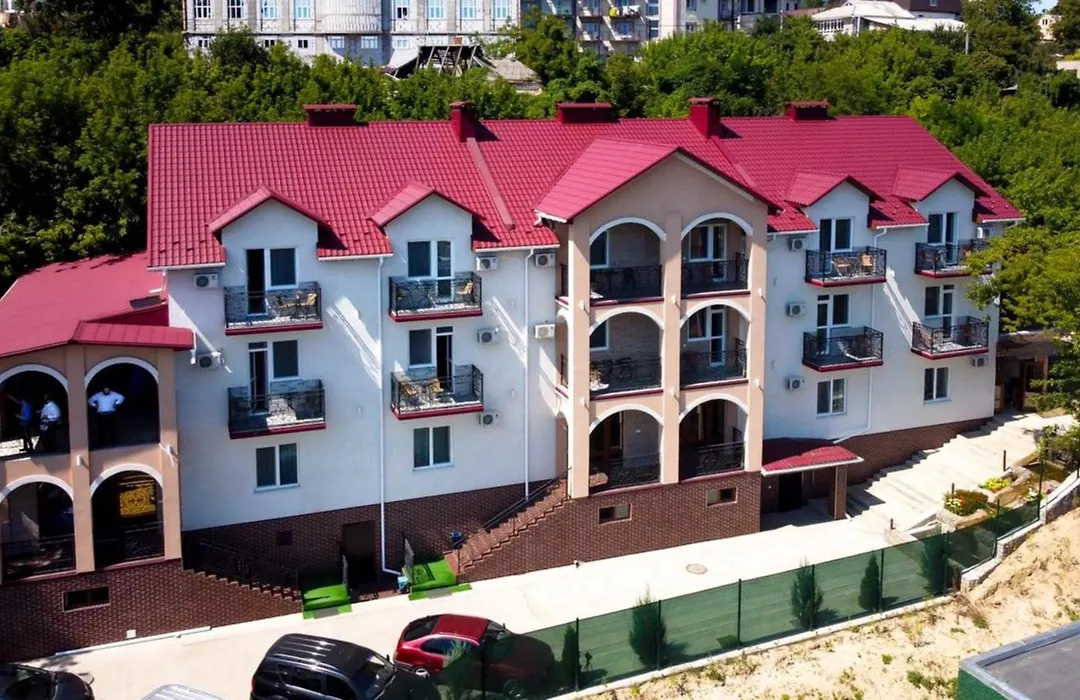 Готель River House-1