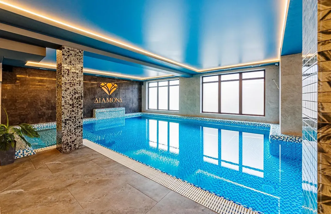 Diamond Resort Black-1