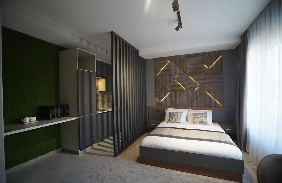 Hide Park Hotel-1