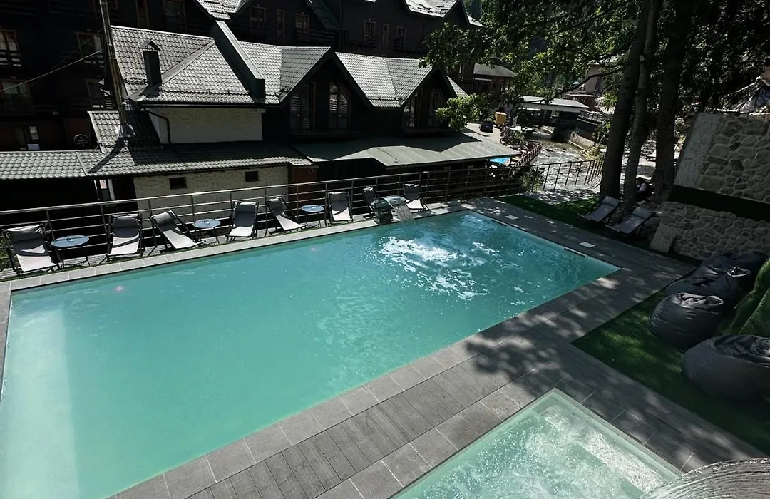 Blue Mountain-1