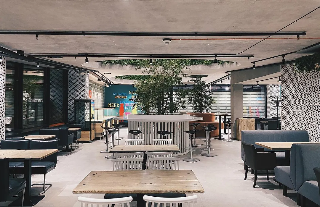 Iq Hotel-1