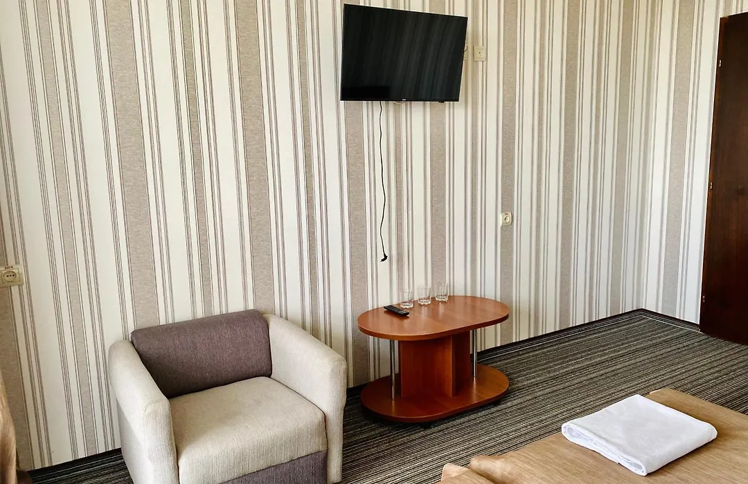 Intourist-Zakarpattia Hotel-1