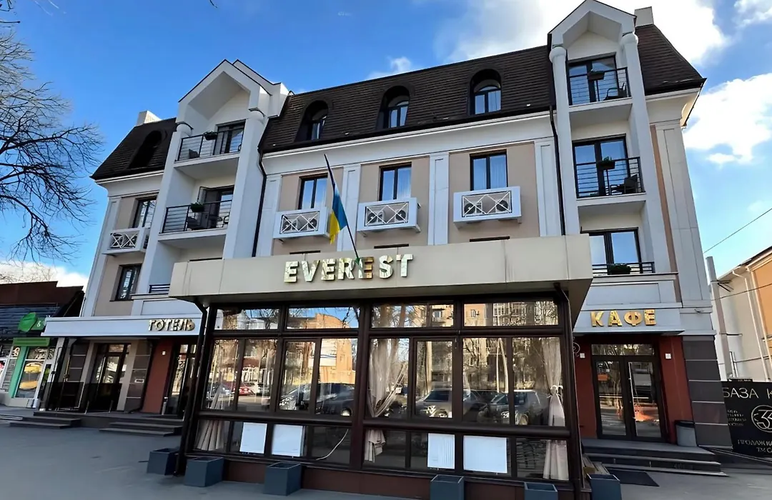 Everest Отель-1