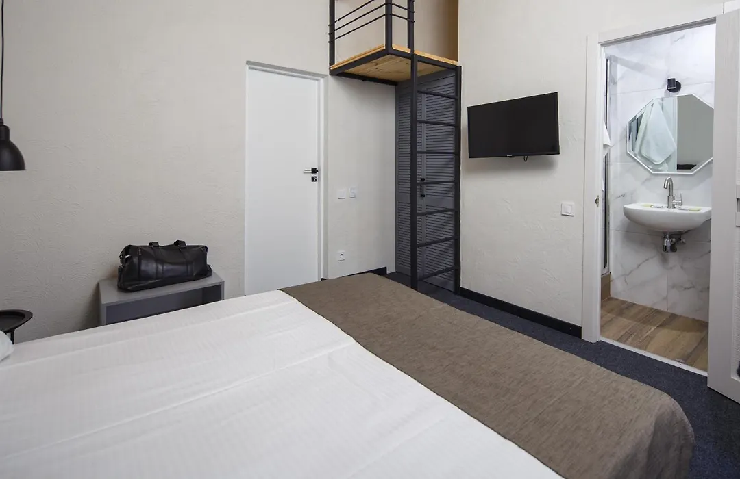 Mezzanine Hotel-1