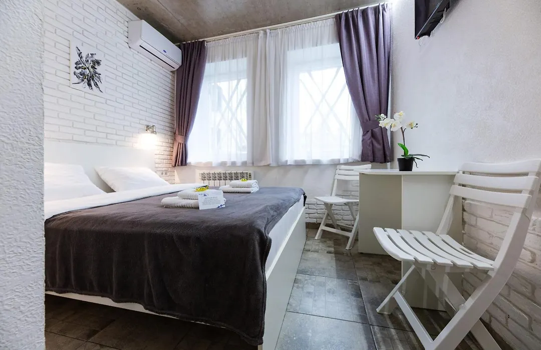 Smart Hotel Rooms Near Metro 24/7-1