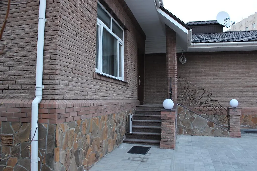 Hotel Barin House готель с бомбосховищем-1