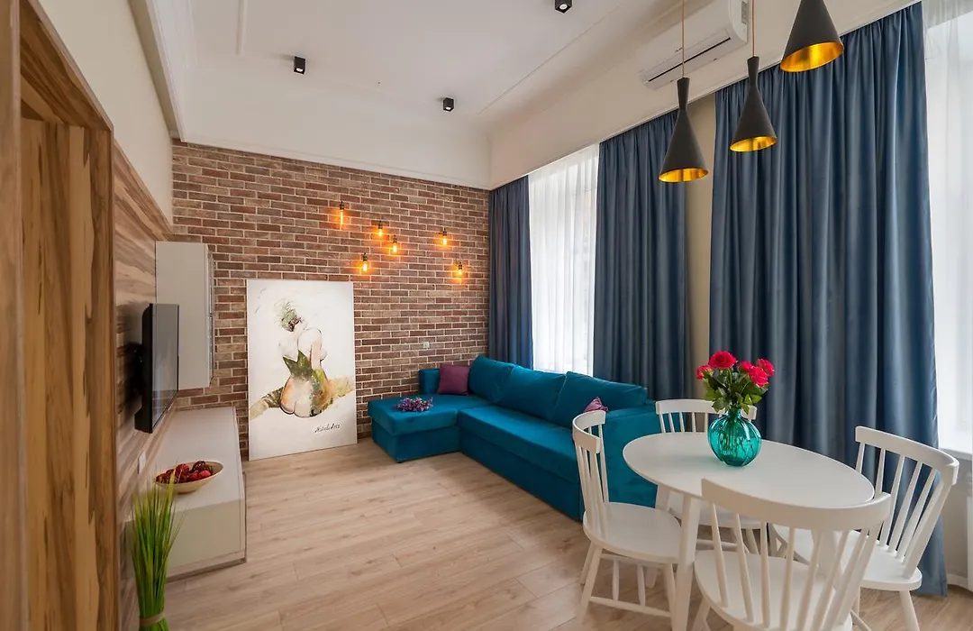 Spacious Apartments In Central Kyiv - Walk Everywhere - Next To Hyatt-1