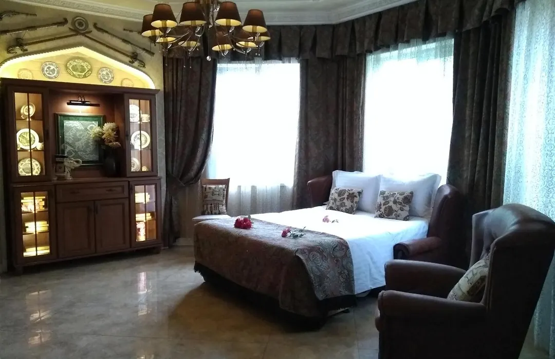 Apart-Otel' Na Cherkasskoi-1