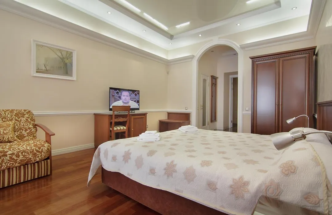 Consul Hotel Консул-1