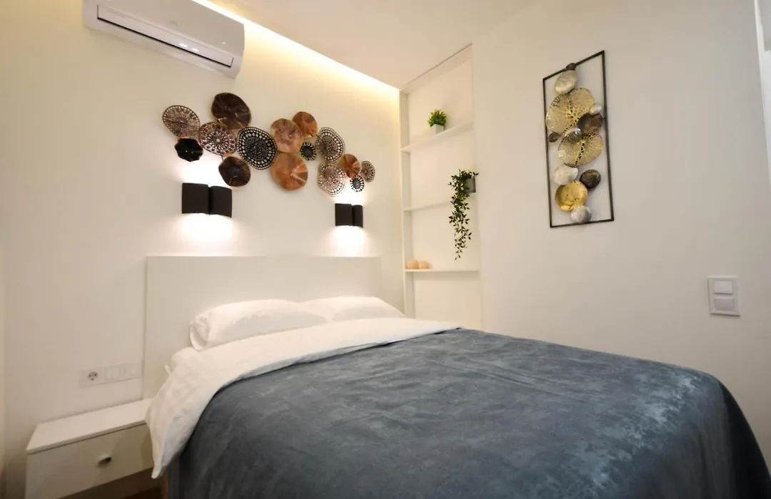 Kyiv Center Smart Apartments-1
