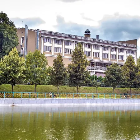 Orly Park-Hotel-3