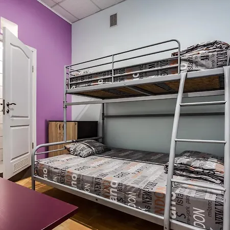 Mister Hostel-2