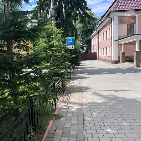 Готель Баронський Двір-2