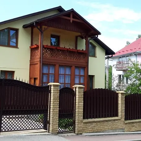 Затишні апартаменти в центрі Трускавця-3