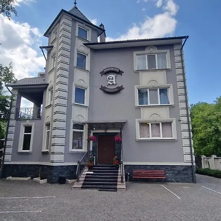 Chernivtsi Apartments-3