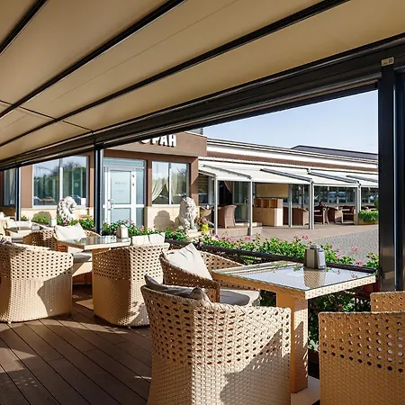 Sonata Hotel & Restaurant "Готель Соната"-3