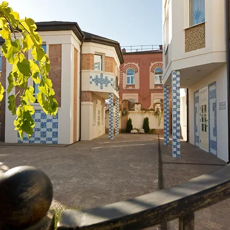 De Gaulle Boutique Hotel-2