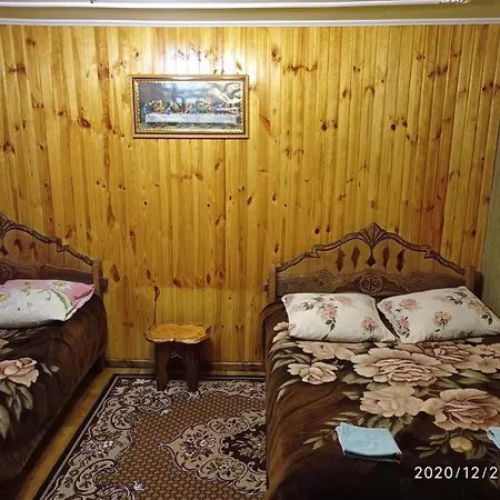 Різьб'ярська садиба-2