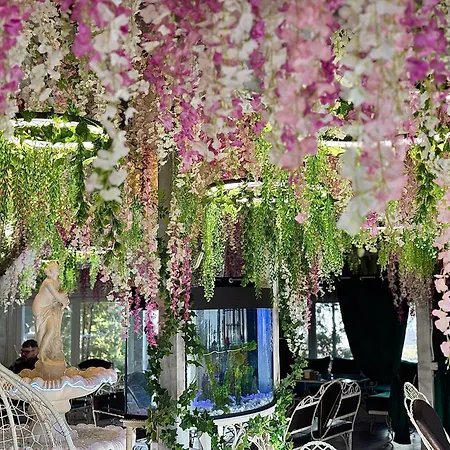Viktoriya Family Hotel Restaurant Complex-3