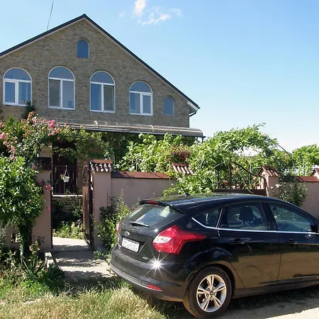 Guest House Kamenny Dom-2